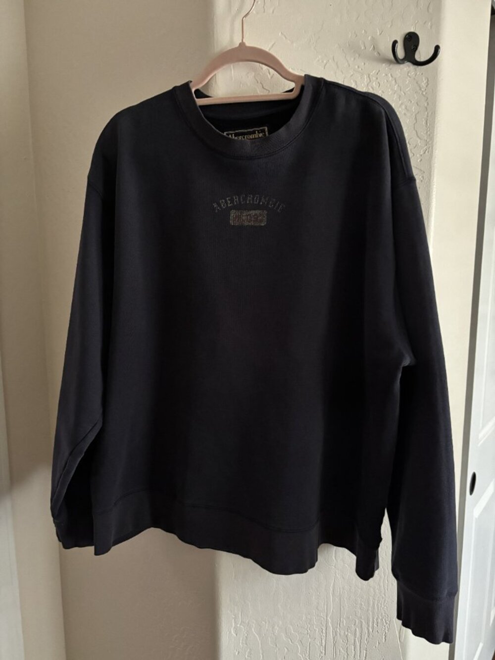 Vintage Y2K Abercrombie & Fitch Tonal Spellout Crewneck Sweatshirt Navy XL
